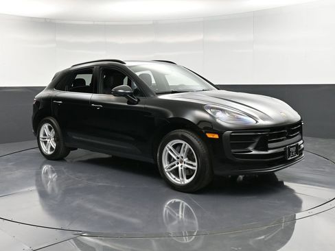 Used 2022 Porsche Macan image 10