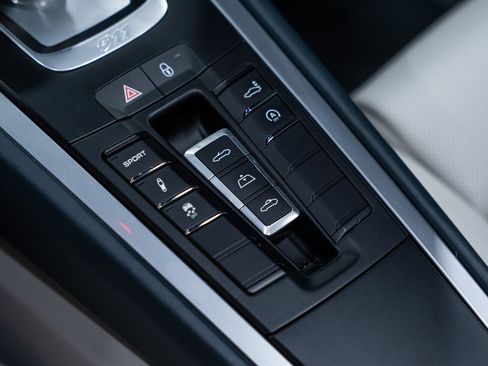 Used 2019 Porsche 911 Carrera RWD image 51