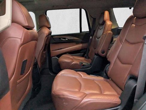 Used 2017 Cadillac Escalade Premium Luxury w/ LPO, Radiant Package image 20