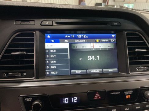Used 2017 Hyundai Sonata Limited 2.0T FWD image 19