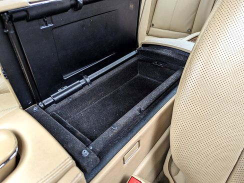 Used 2013 Mercedes-Benz CL 550 4MATIC image 31