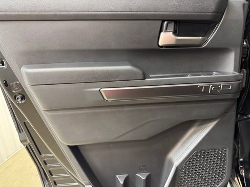 Used 2025 Toyota Tacoma TRD Off-Road image 15