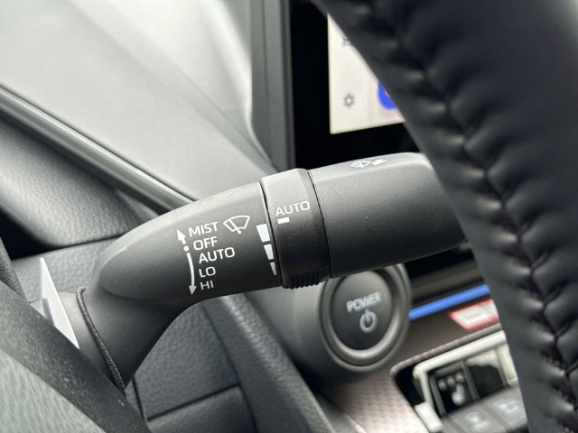 Used 2027 Toyota Prius XLE FWD image 26