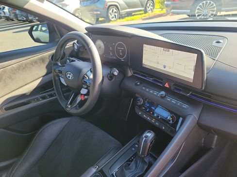 Used 2022 Hyundai Elantra N FWD image 6