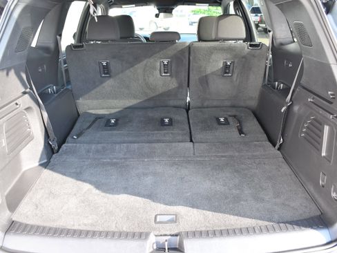 Used 2025 GMC Acadia Elevation image 9