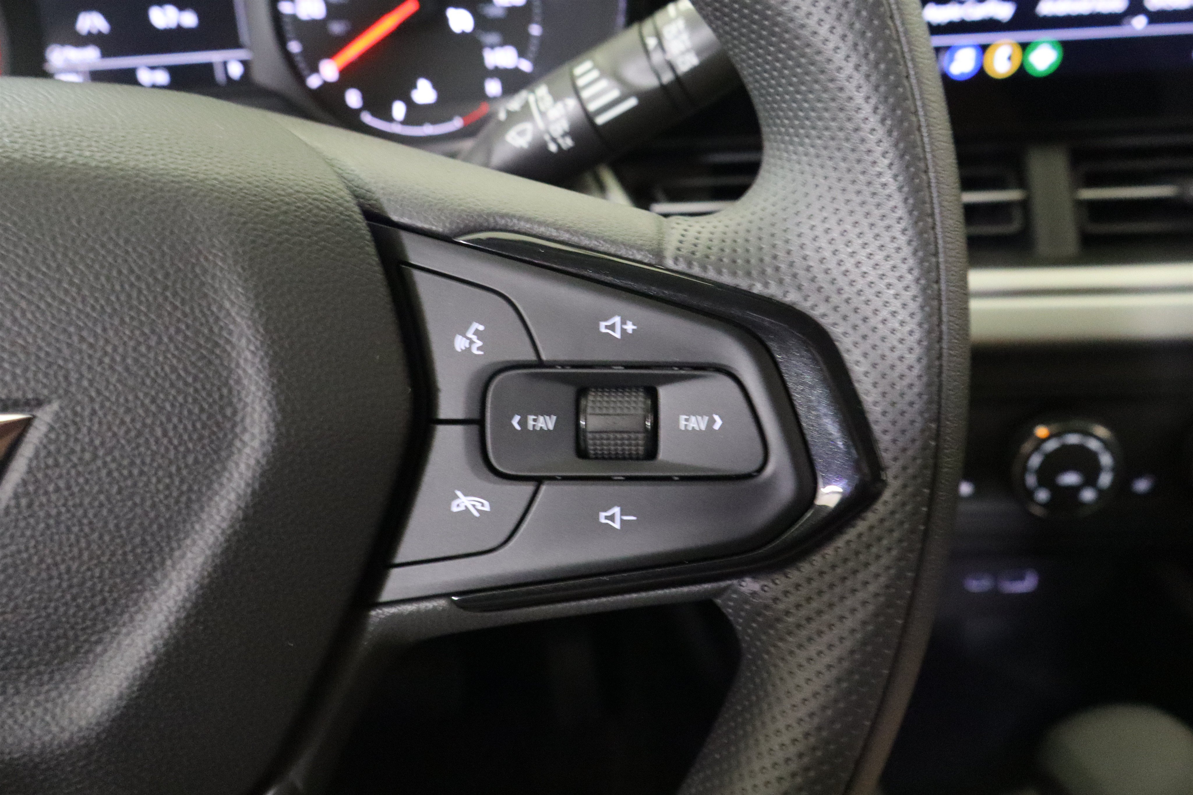 New 2026 Chevrolet Trax LS w/ LS Convenience Package FWD image 29
