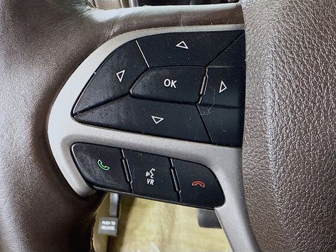 Used 2018 Jeep Grand Cherokee Overland image 14