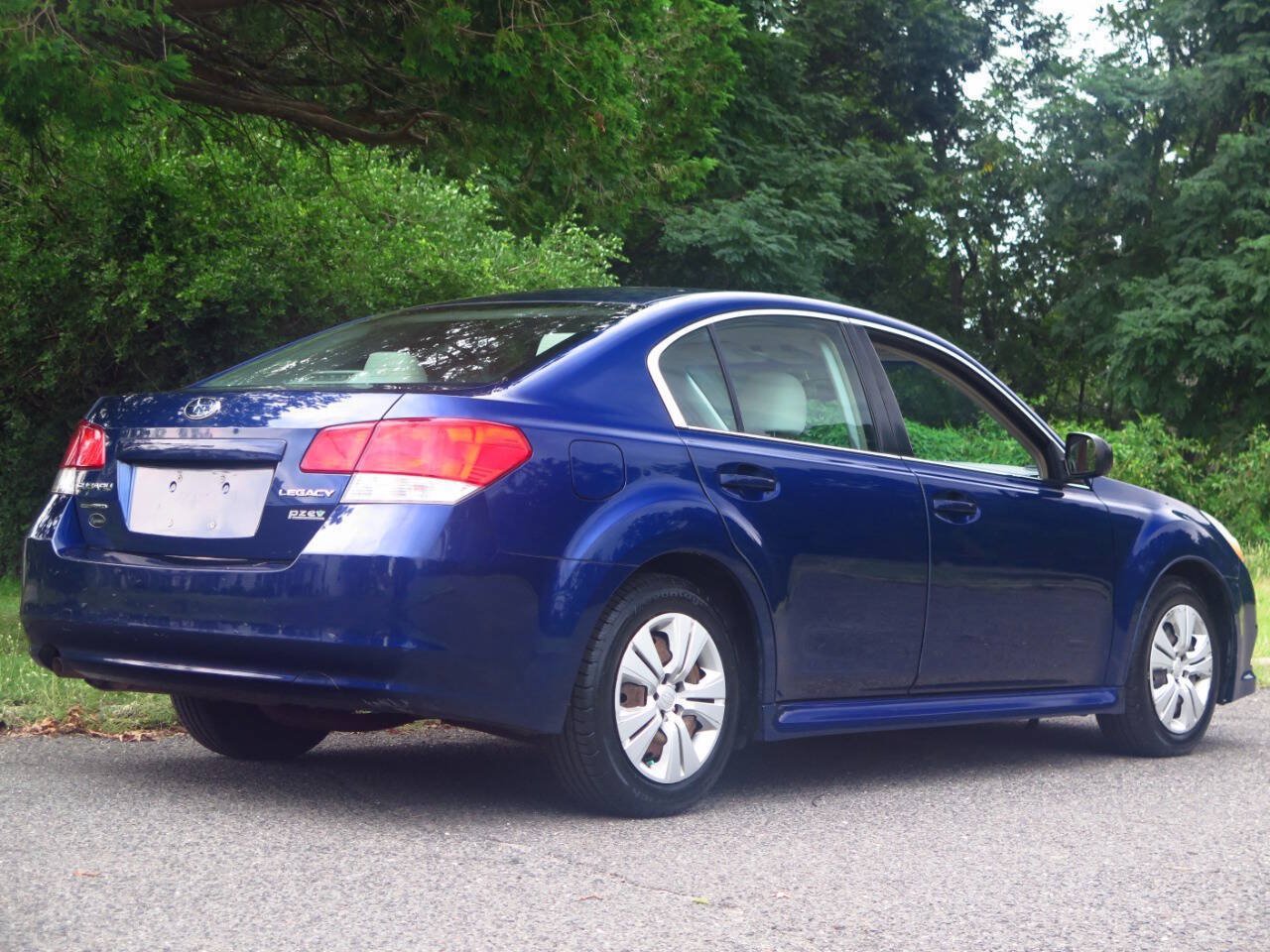 Used 2011 Subaru Legacy 2.5i AWD/4WD image 4