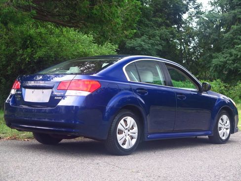 Used 2011 Subaru Legacy 2.5i AWD/4WD image 4