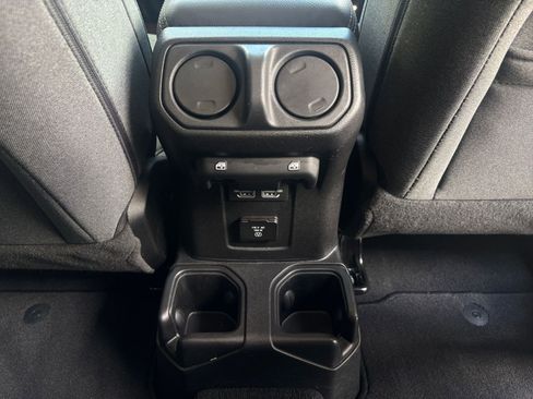 Used 2025 Jeep Wrangler Unlimited Sahara AWD/4WD image 22