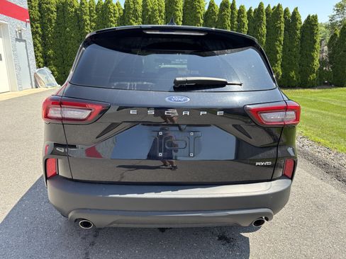 Used 2025 Ford Escape ST-Line AWD/4WD image 4