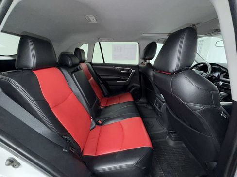 Used 2019 Toyota RAV4 XLE AWD/4WD image 17