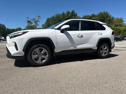 Used 2025 Toyota RAV4 LE AWD/4WD image 4