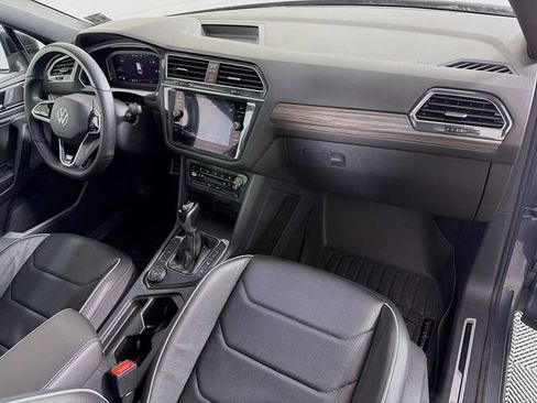Used 2022 Volkswagen Tiguan SEL R-Line image 31