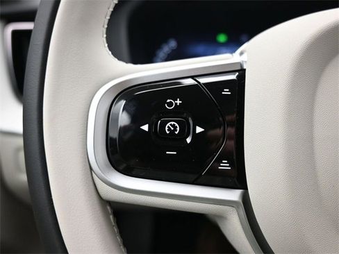 New 2026 Volvo XC60 B5 Ultra w/ Protection Package Premier image 32