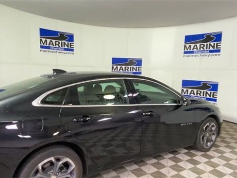Used 2024 Chevrolet Malibu LT image 2