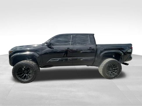 Used 2025 Toyota Tacoma SR5 image 14