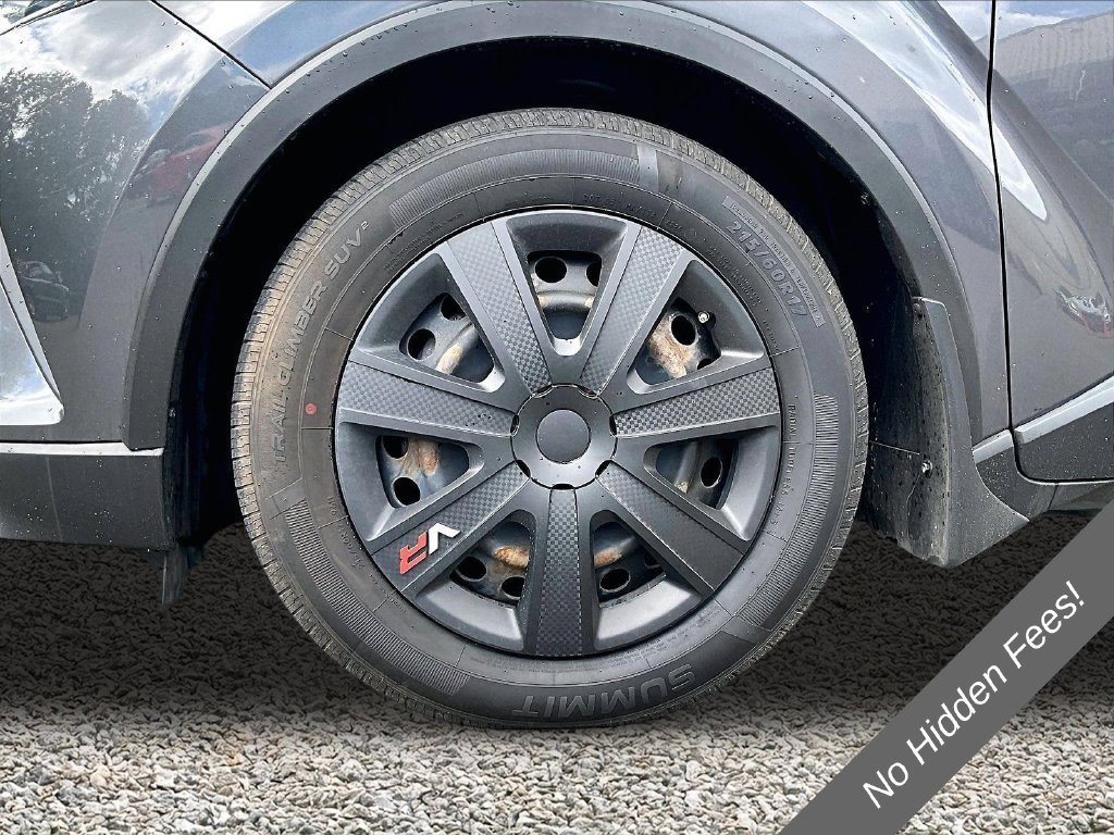 Used 2019 Toyota C-HR LE FWD image 7