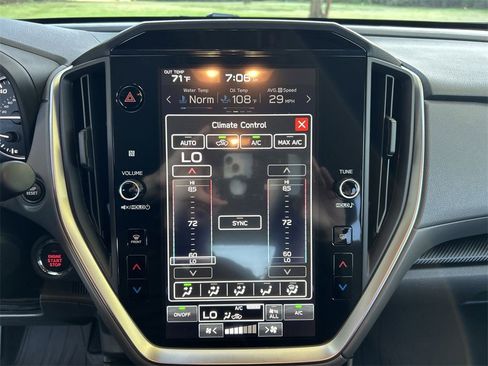 Used 2025 Subaru Crosstrek 2.0i Premium image 21