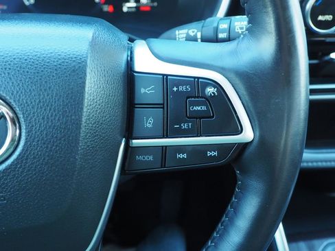 Used 2023 Toyota Highlander Limited AWD/4WD image 28