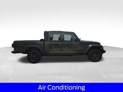 Used 2022 Jeep Gladiator Sport w/ Auxiliary Switch Group AWD/4WD image 9