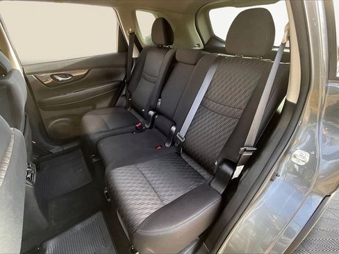 Used 2018 Nissan Rogue SV image 26