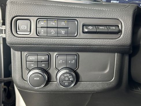 Used 2024 GMC Yukon Denali image 21