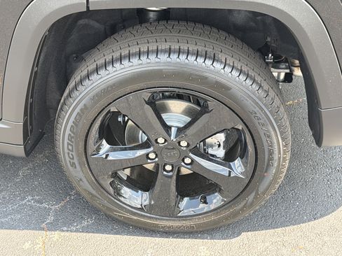 New 2026 Jeep Grand Cherokee Limited RWD image 26