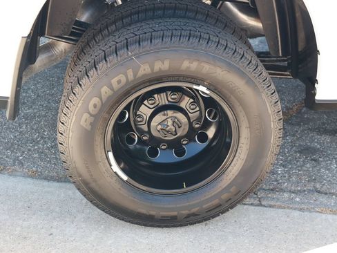 New 2026 RAM 3500 Laramie AWD/4WD image 9