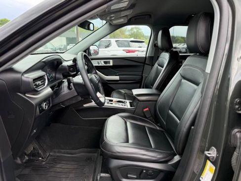 Certified 2023 Ford Explorer XLT w/ Equipment Group 202A AWD/4WD image 12