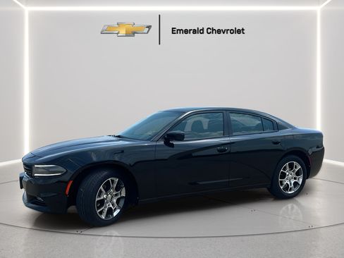 Used 2017 Dodge Charger SXT AWD/4WD image 3
