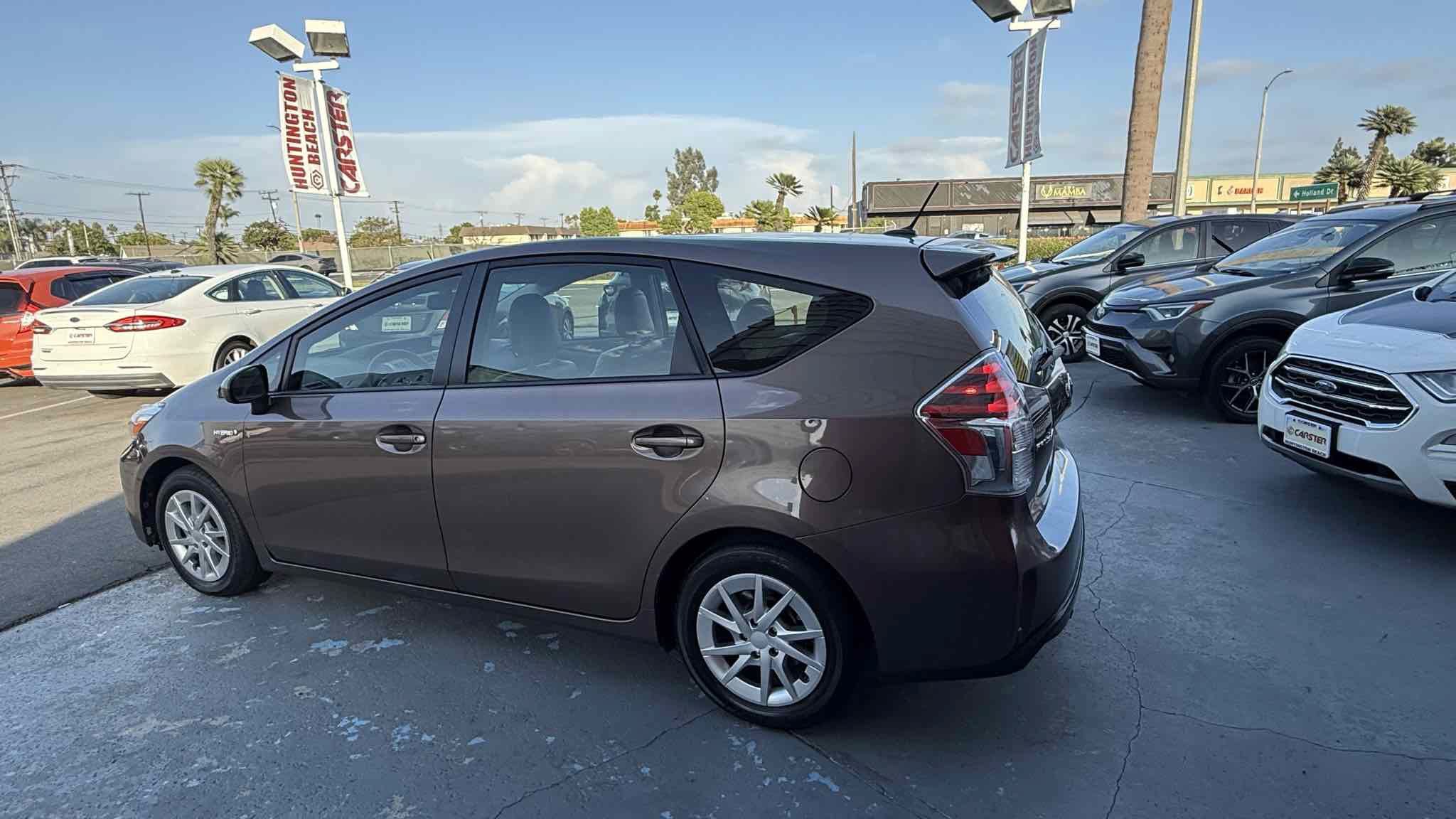 Used 2017 Toyota Prius V Four FWD image 13