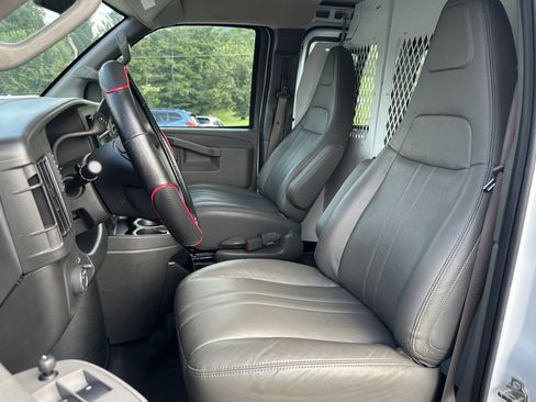Used 2024 Chevrolet Express 2500 Extended w/ Driver Convenience Package RWD image 9