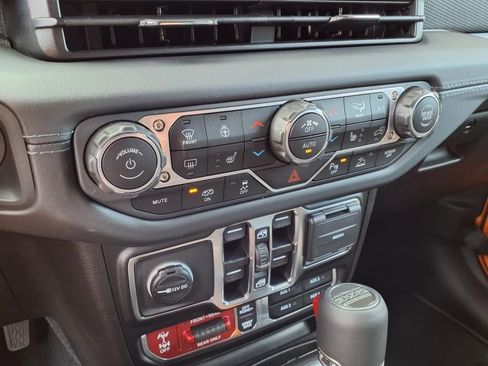 New 2025 Jeep Wrangler Unlimited Rubicon 392 image 23