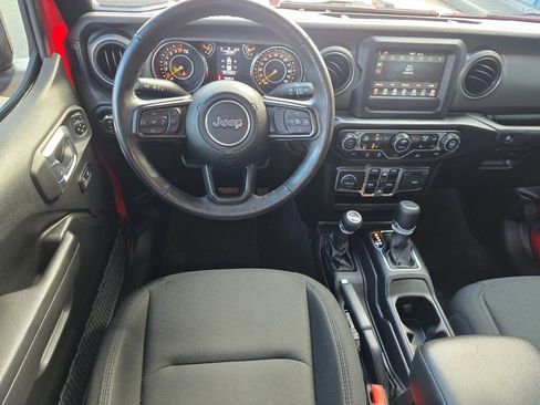 Used 2022 Jeep Gladiator Sport image 15
