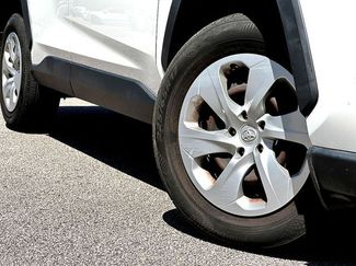 Used 2021 Toyota RAV4 LE FWD video 2