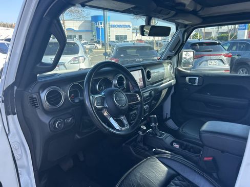 Used 2022 Jeep Wrangler Unlimited Sahara image 30