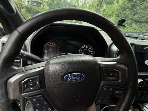 Used 2018 Ford F150 Lariat w/ Equipment Group 502A Luxury AWD/4WD image 15
