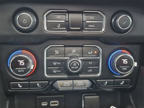 Used 2022 Chevrolet Tahoe RST w/ Luxury Package image 19