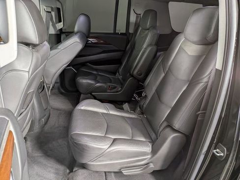 Used 2017 Cadillac Escalade ESV Premium Luxury image 28