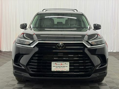 Used 2025 Toyota Grand Highlander AWD image 3