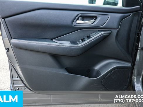 Used 2025 Nissan Rogue SV FWD image 49