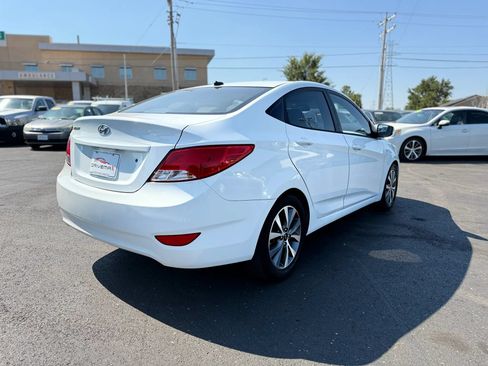 Used 2016 Hyundai Accent SE w/ Option Group 03 FWD image 3