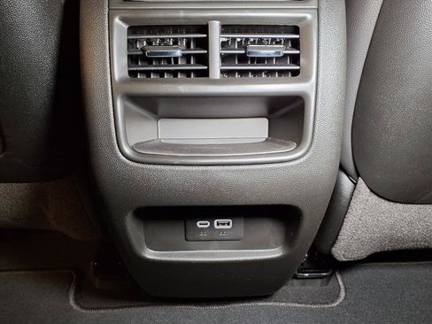 New 2026 Cadillac XT5 Luxury image 12