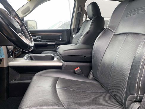 Used 2019 RAM 1500 Laramie image 15