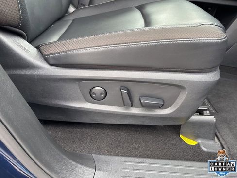 Used 2025 Nissan Pathfinder SL image 59