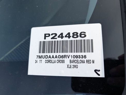 Used 2024 Toyota Corolla Cross XLE w/ Convenience Package FWD image 37