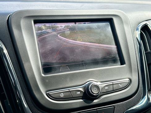 Used 2023 Chevrolet Equinox RS FWD image 13