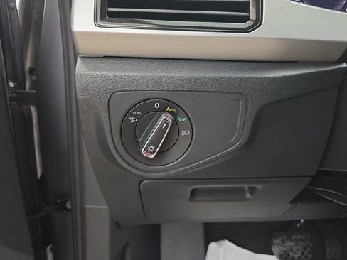 Used 2023 Volkswagen Atlas SE w/ Panoramic Sunroof Package FWD image 38