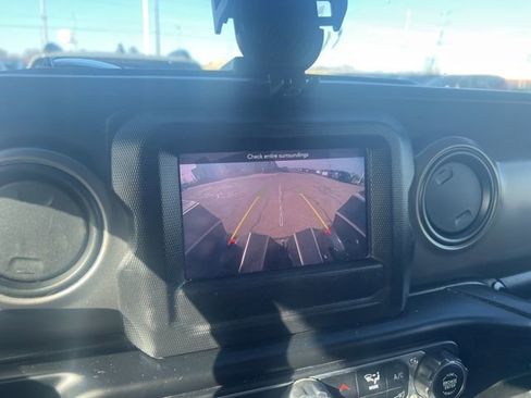 Used 2023 Jeep Wrangler Willys image 14